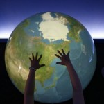 cr_mega_355_Hands on Globe – original